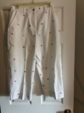 White Women’s Anchor Embroidered Capris